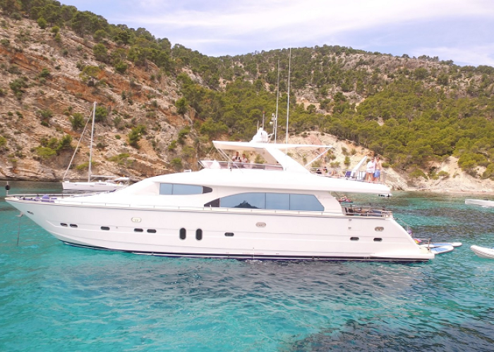 Vivace_Motor_Yacht_Charter_Elegance_Mallorca_Exterior_View